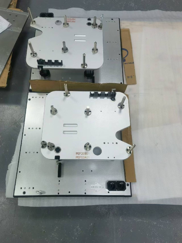 铁板和铝板作为两种最常用的金属板材，其加工件种类繁多，覆盖了几乎所有的工业领域。下面为您系统梳理一下它们的加工件种类。